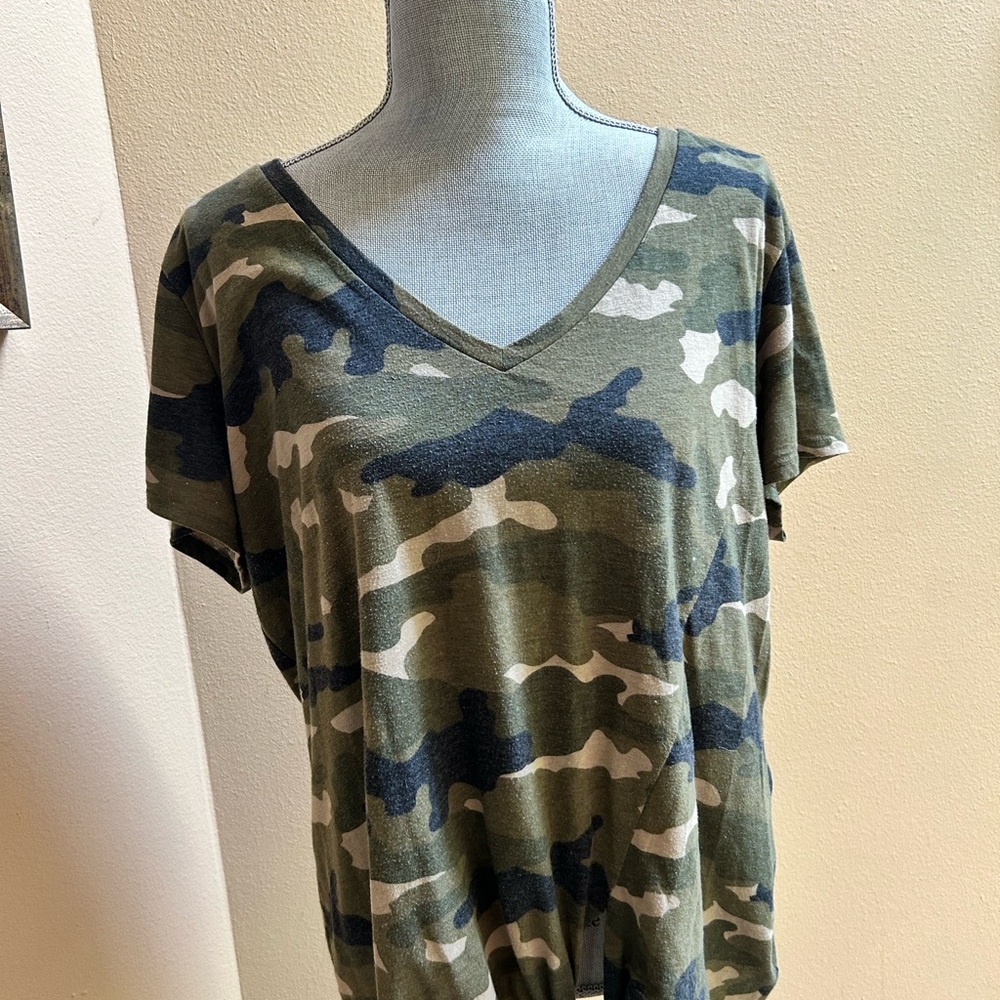 Express Green Camo V-Neck Short Sleeve Top